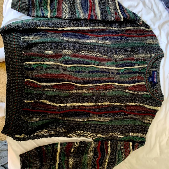 Round tree and Yorke sweater